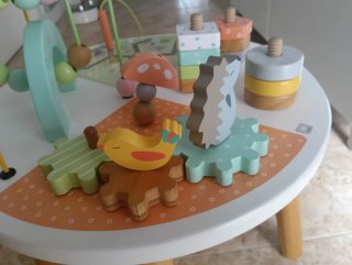Mesa de actividades de madera para bebé