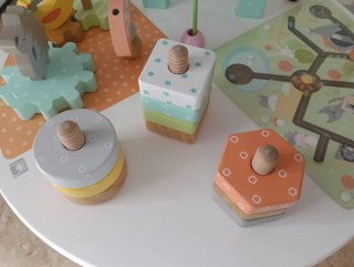 Mesa de actividades de madera para bebé
