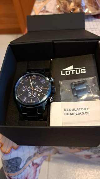Reloj Lotus 18680/1 Negro y Plateado.