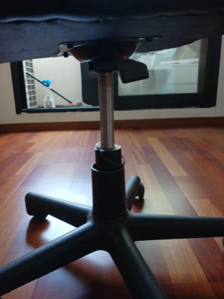 Silla de oficina negra