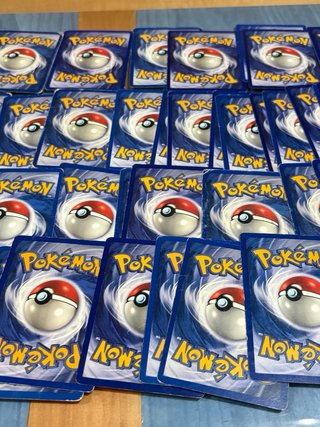 38 cartas pokémon BASE SET inglés sin repetir