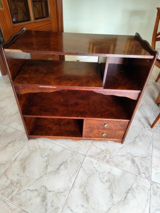 Mueble TV madera estantes y 2 cajones