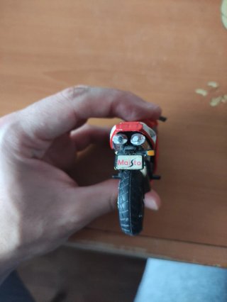 Ducati 996 Roja maisto