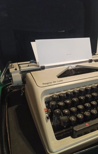 Máquina de escribir Olympia Regina de Luxe AEG