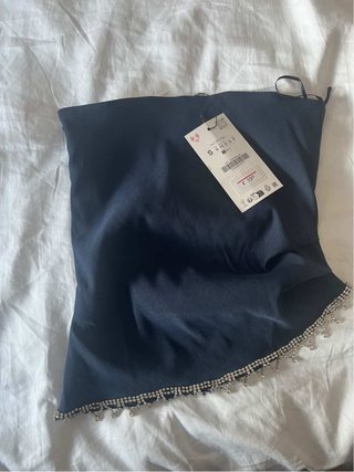 Top Zara palabra de honor con pedrería Talla S.