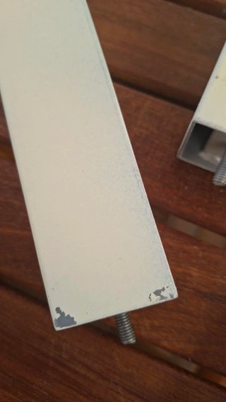 Patas metálicas para muebles (4 unidades)