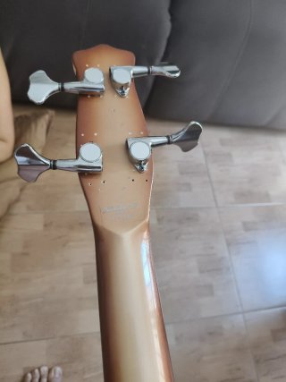Bajo Danelectro DC Longscale + Estuche Duro
