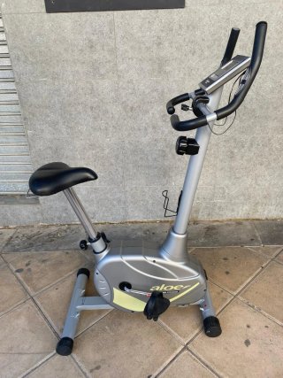 Bicicleta Estática Gris y Negra