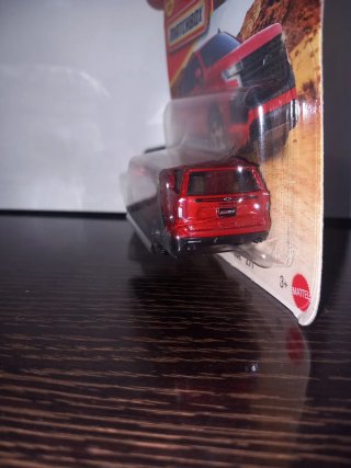 Matchbox 2023 Chevy Tahoe Z71 Rojo