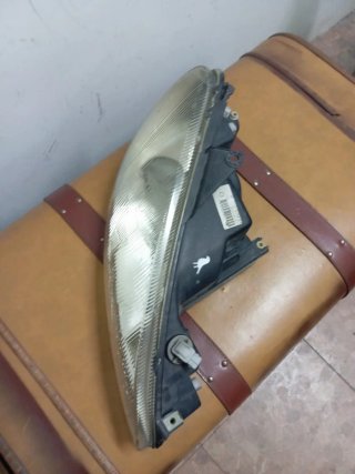 Faro Delantero Derecho Halógeno  Peugeot 206