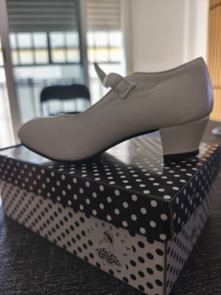 Tacones niña blancos talla 29