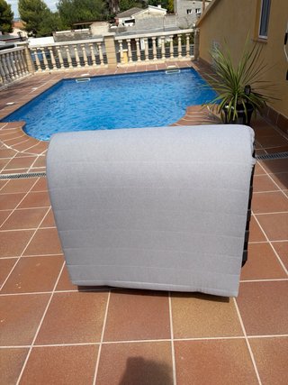 Sofá cama convertible negro y gris