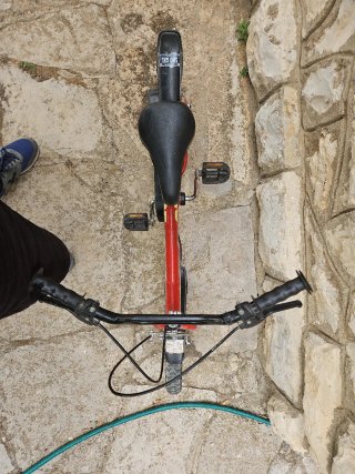 Bicicleta infantil roja