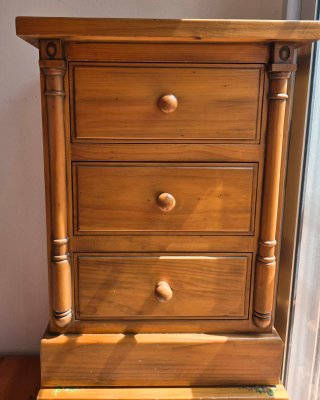 Dormitorio de madera maciza