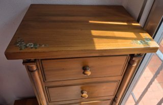 Dormitorio de madera maciza