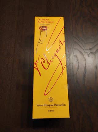 Caja vacia de champagne Veuve Clicquot