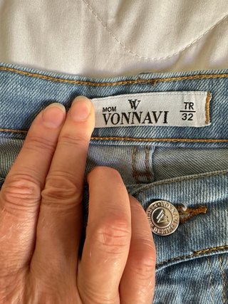 Pantalones cortos con bordes sin rematar