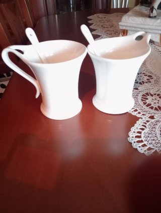 Juego de 2 tazas de porcelana blanca