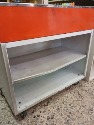 Caja registradora con mueble naranja