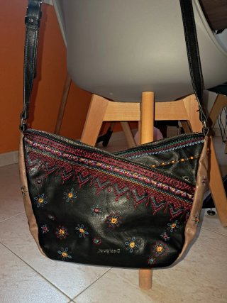 Bolso boho cruzado  bandolera Desigual negroymarro