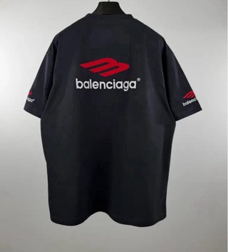 Camiseta Balenciaga Negra Logo Rojo