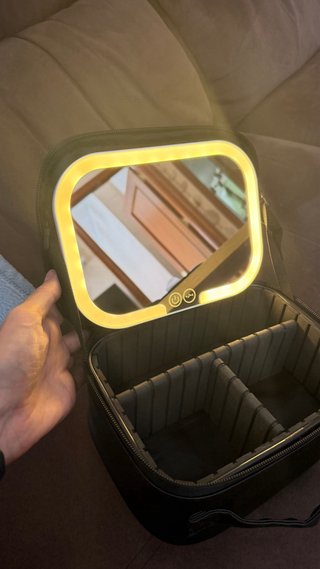 Neceser con espejo y luz LED