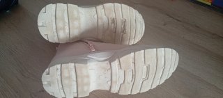 Botines rosas con cordones y cremallera