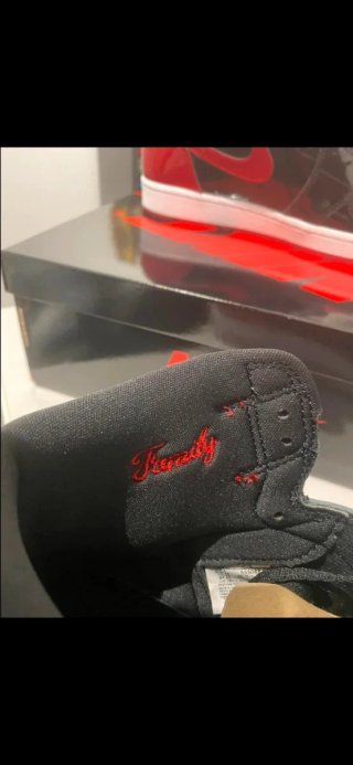 Jordan 1 Retro High OG Talla 38 Negro Rojo