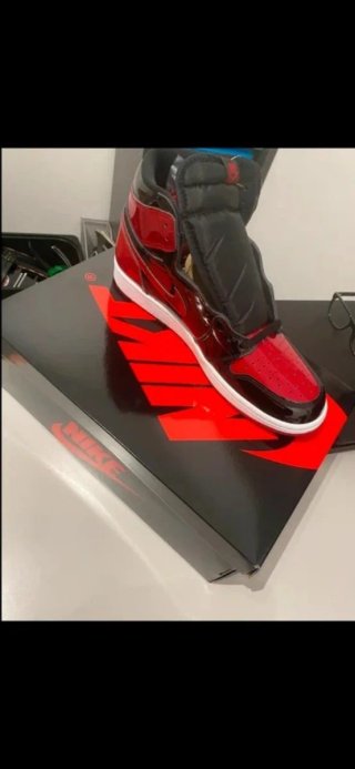 Jordan 1 Retro High OG Talla 38 Negro Rojo