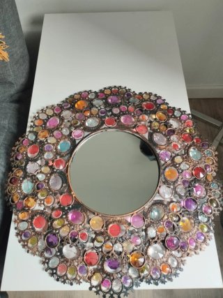Espejo decorativo con piedras