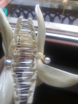 Pinza para el pelo con perla