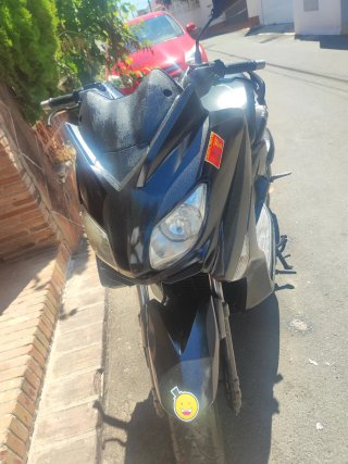 Yamaha XMAX Negra