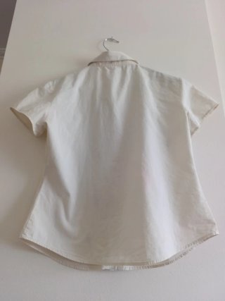 Camisa  bordada con tulipanes