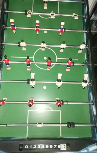 Futbolín con patas