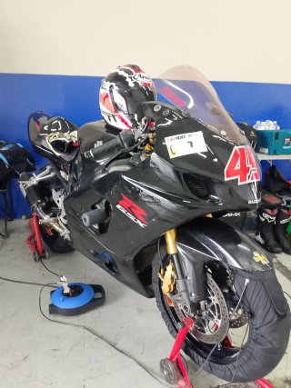 Suzuki GSXR 1000 K4 Negra