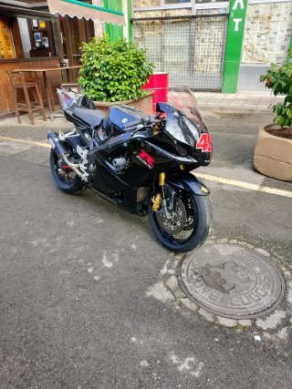 Suzuki GSXR 1000 K4 Negra
