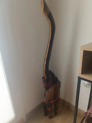 Elefante decorativo de madera