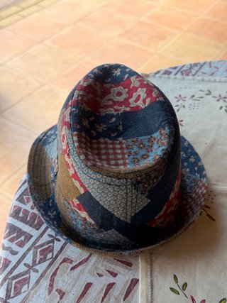 Gorro estilo fedora patchwork