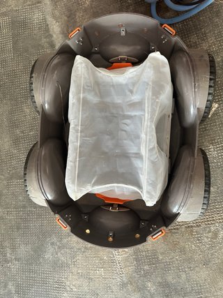 Robot limpiafondos Naia Pro HJ1009M automatico