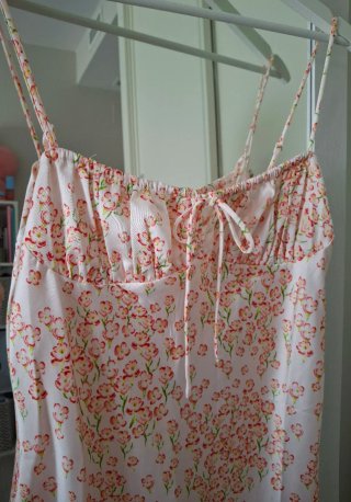 Vestido H&M floral satén
