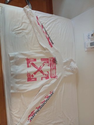 Off-White 2 jerseys blanco y rosa
