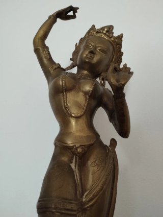 Figura de bronce bailarina hindú