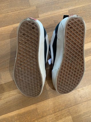 Zapatillas Vans Knu Skool Negras y Blancas