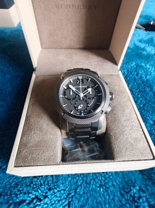 Reloj Burberry Cronógrafo Gris y Plateado