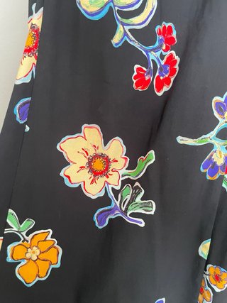 Vestido floral negro talla M