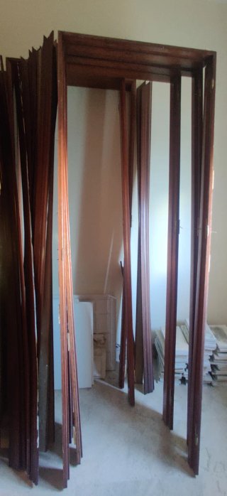 Puertas Sapelly Madera Maciza y Acristaladas