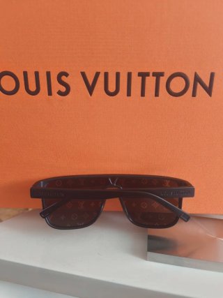 Occhiali da sole Louis Vuitton neri e argento