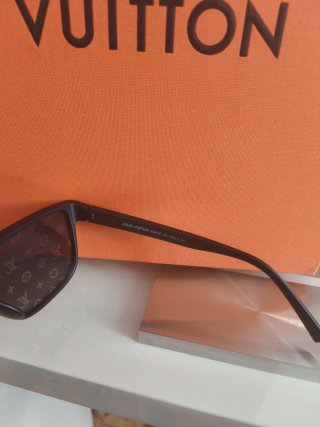 Occhiali da sole Louis Vuitton neri e argento