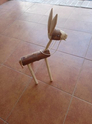 Burro de madera artesanal