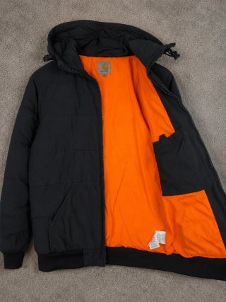 Chaqueta Carhartt Negra con Capucha